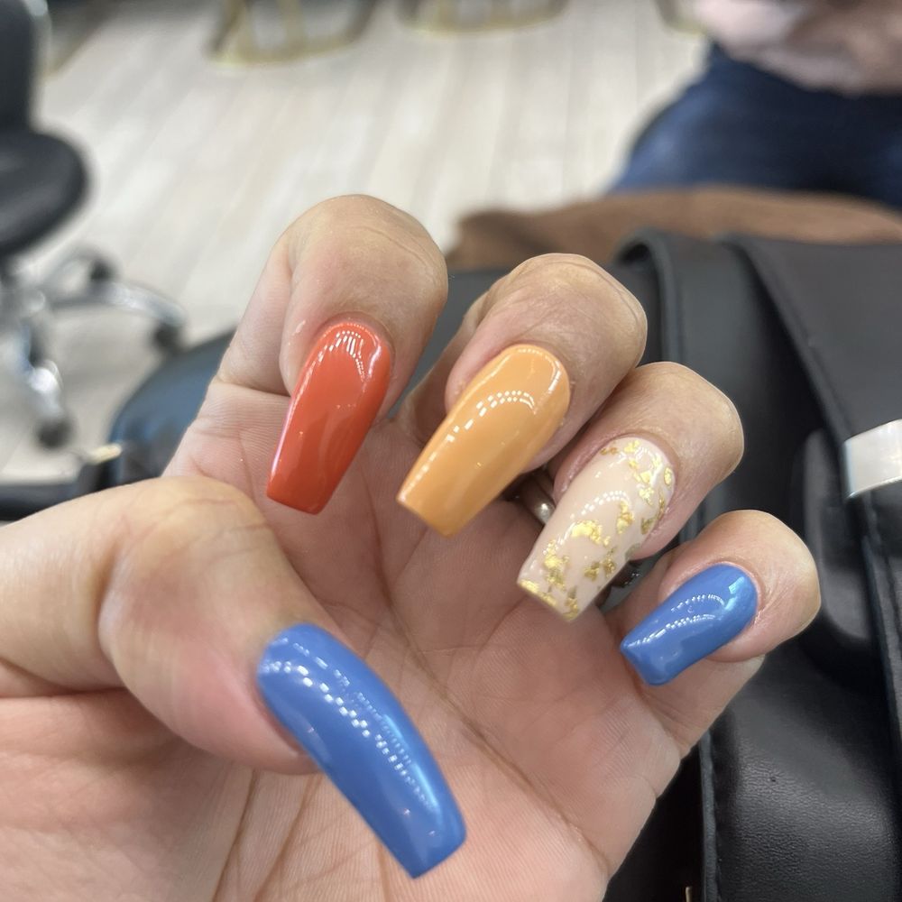 Fall Nails with a Fall Flare Fall Nails with a Fall Flare