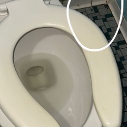 Woodcrest Rehabilitation and Residential Health Care Center - Dirty bathrooms