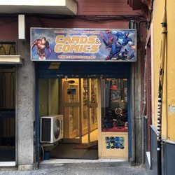 Cards & Cómics - Street view of the entrance.