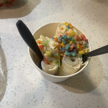 Bango Creamery - Fruity Pebbles cereal with condensed milk more fruity pebbles and almond - Ice Cream & Frozen Yogurt Near Me - Los Angeles, California Bango Creamery - Fruity Pebbles cereal with condensed milk more fruity pebbles and almond - Ice Cream & Frozen Yogurt Near Me - Los Angeles, California