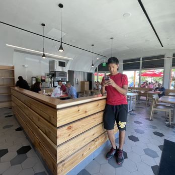 Zankou Chicken - Seating area - Mediterranean Near Me - Long Beach, California