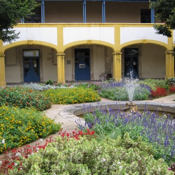 Espace Van Gogh - The Courtyard - Parks Near Me - Arles, 13