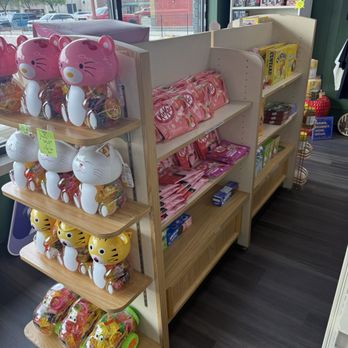 N22 Asian Store - Various unusual flavors of popular snacks - International Grocery Near Me - Fraser, Michigan