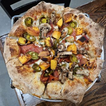 Palisade Pizza And Pourhouse - 10in custom pizza - Pizza Near Me - Palisade, Colorado Palisade Pizza And Pourhouse - 10in custom pizza - Pizza Near Me - Palisade, Colorado