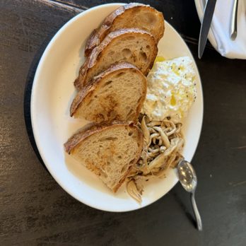 a Mano - Burrata - Italian Near Me - San Francisco, California