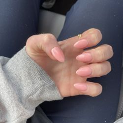 Clover Nail Bar - Pink Dip Powder Manicure
