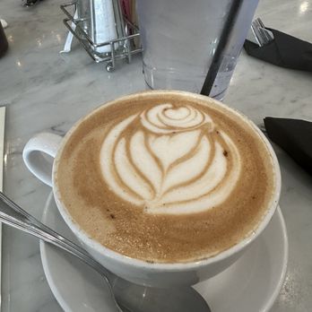 Easy Like Sunday - Dirty vanilla chai latte - Breakfast & Brunch Near Me - Baltimore, Maryland