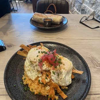 Sissy's Cafe - Chilaquiles and Breakfast Burrito - Breakfast & Brunch Near Me - San Pedro, California
