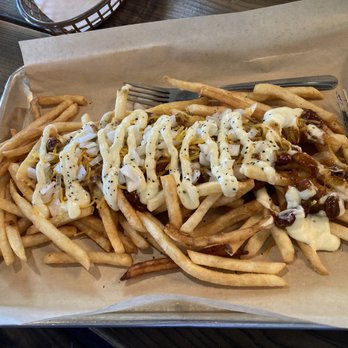 Bangers & Brews Eugene - Chili Cheese Fries - German Near Me - Eugene, Oregon