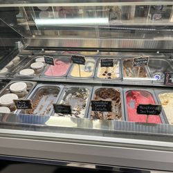 La Patisserie Cafe - Ooo gelato