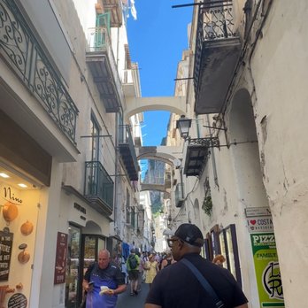 Amalfi Coast - Walking the arrow streets - Hotels Near Me - Amalfi, SA