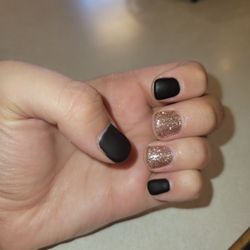 Glitzy Nails By Hannah