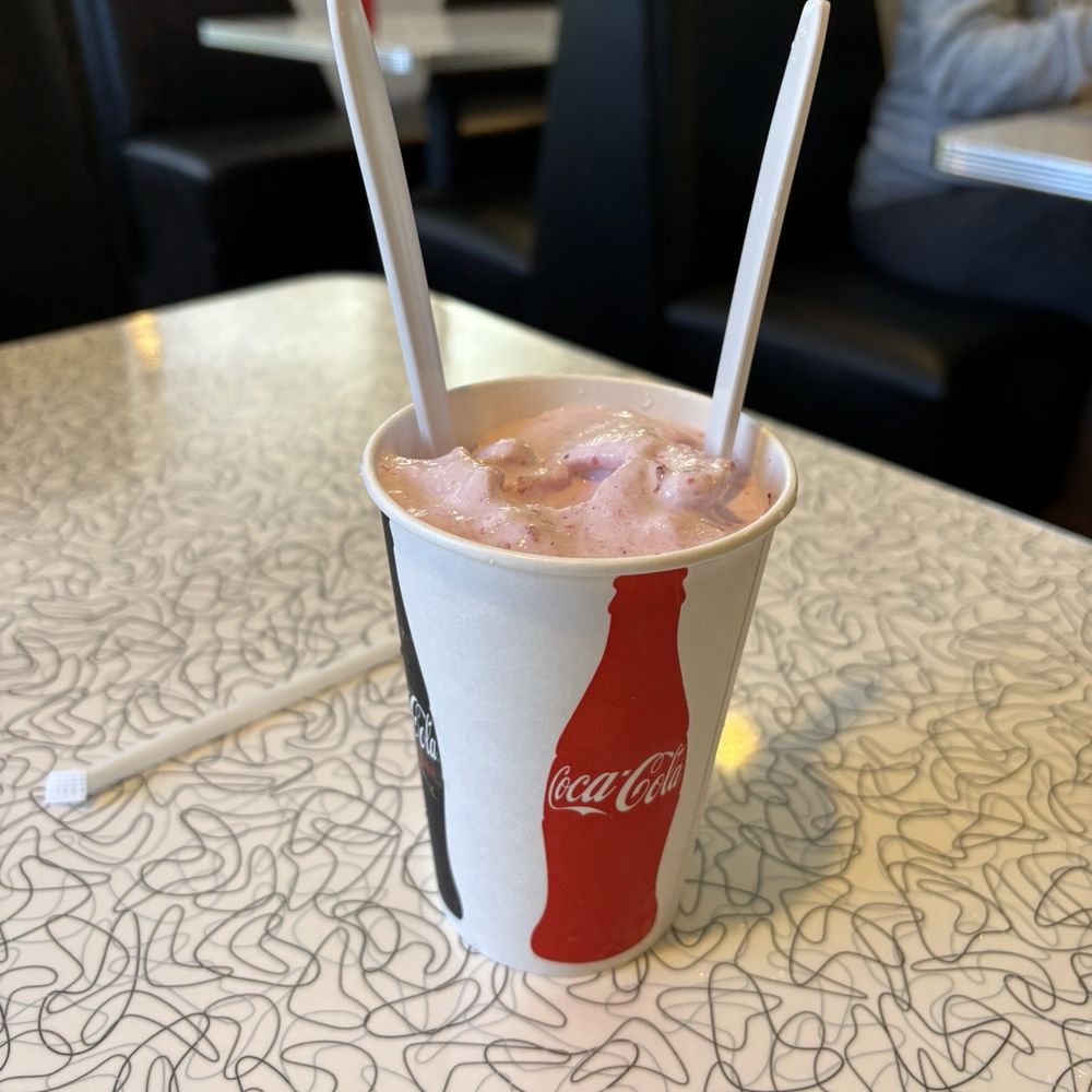 Skyline Restaurant - Strawberry shake - Burgers Near Me - Portland, Oregon Skyline Restaurant - Strawberry shake - Burgers Near Me - Portland, Oregon