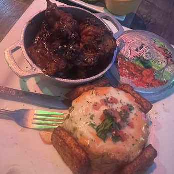 Ajo y Oregano - Costilla al BBQ acompañadas de Mofongo de Queso (en salsa rosada) y Ensalada de Aguacate con Pico de Gallo y Mojito - Dominican Near Me - Bronx, New York Ajo y Oregano - Costilla al BBQ acompañadas de Mofongo de Queso (en salsa rosada) y Ensalada de Aguacate con Pico de Gallo y Mojito - Dominican Near Me - Bronx, New York