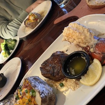 LongHorn Steakhouse - Steakhouses Near Me - Schererville, Indiana