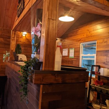 Ayothaya Thai Kitchen - Counter - Thai Near Me - Oshawa, Ontario