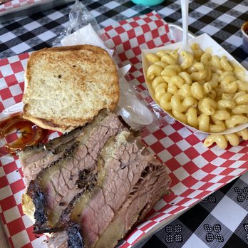 T&M BBQ/Grill - Brisket sandwich with Mac and cheese - Barbeque Near Me - Bridgeport, West Virginia T&M BBQ/Grill - Brisket sandwich with Mac and cheese - Barbeque Near Me - Bridgeport, West Virginia