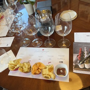 Silver Trident Winery - Potato chips and wine tasting - Wineries Near Me - Yountville, California