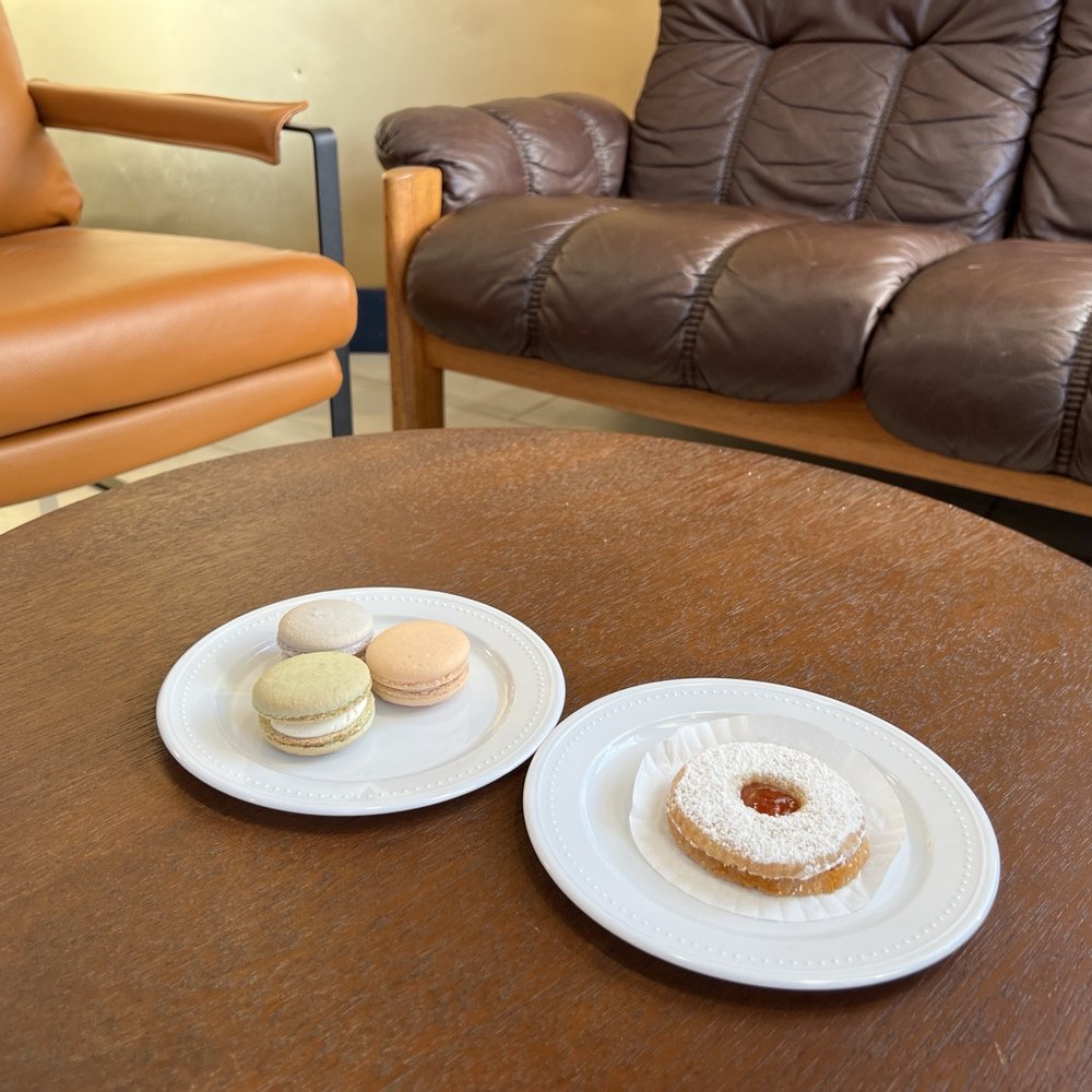 De Ma Vie - macrons (same flavor different colors) and linzer tart - French Near Me - Falls Church, Virginia