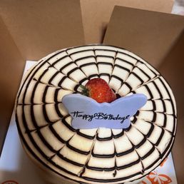 Pretty cake but doesn't have much condensed milk it's dry Pretty cake but doesn't have much condensed milk it's dry