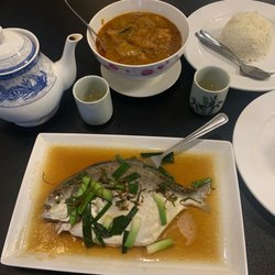 Chin Family Restaurant - Steam fish and curry