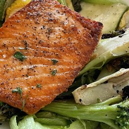 grilled salmon and vegetables