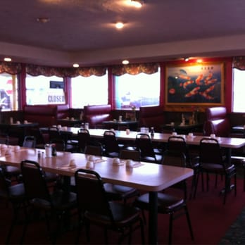 Tin Sing Restaurant - Dining room at Tin Sing - Chinese Near Me - Junction City, Oregon