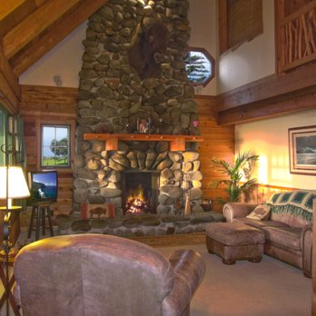 Kohala Lodge - Living room - Vacation Rentals Near Me - Hawi, Hawaii