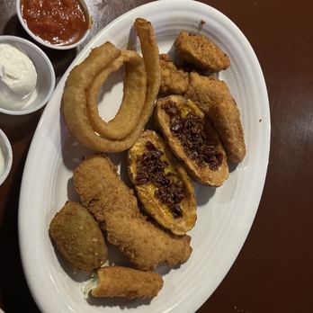 Fillin’ Station - Super Sampler - Jumbo Onion Rings, Poppers, Loaded Potato Skins, Breaded Chicken Tenders - Bars Near Me - Carroll, Ohio
