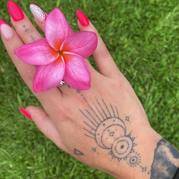 David's Happy Nails & Spa - Helen did a perfect job with everything! Shape and the fruit nails! The is the dragonfruit hand - Nail Salons Near Me - Lahaina, Hawaii