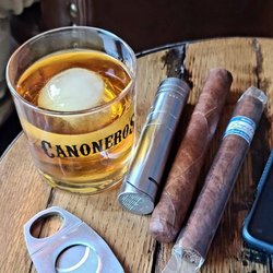 Canonero’s Cigar & Bourbon Bar