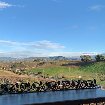 Miramonte Winery - Wineries Near Me - Temecula, California