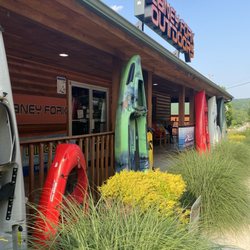 Caney Fork Outdoors - Kayak and outdoor supply.