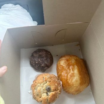 Grateful Bread - chocolate coconut macaroon, blueberry cream cheese muffin, & spinach & feta crossiant - Bakeries Near Me - Duvall, Washington Grateful Bread - chocolate coconut macaroon, blueberry cream cheese muffin, & spinach & feta crossiant - Bakeries Near Me - Duvall, Washington