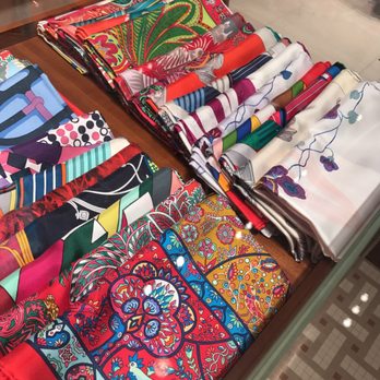 Hermès - Just been standing here while folks walk past me for 0 minutes not even acknowledging. Wow. - Women's Clothing Near Me - Dallas, Texas