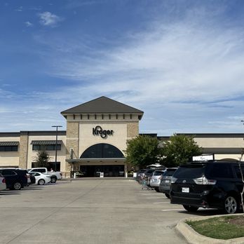 Kroger - a parking lot in front of a kroger restaurant - Grocery Near Me - Sugar Land, Texas Kroger - a parking lot in front of a kroger restaurant - Grocery Near Me - Sugar Land, Texas