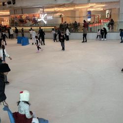溜冰場 - Round and round...