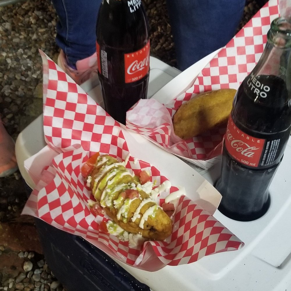 El Taco Initiative - Pachucos and Mexican cokes - Food Trucks Near Me - Houston, Texas