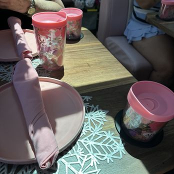 Tea Around Town - Dining table - Bus Tours Near Me - Philadelphia, Pennsylvania Tea Around Town - Dining table - Bus Tours Near Me - Philadelphia, Pennsylvania
