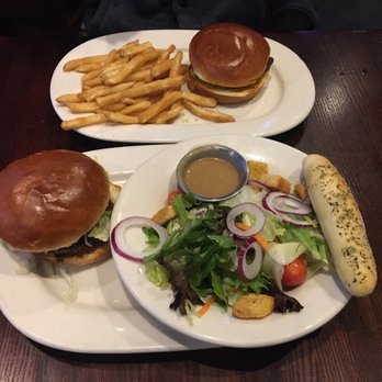 Houlihan's - Impossible Burger - Bars Near Me - Secaucus, New Jersey