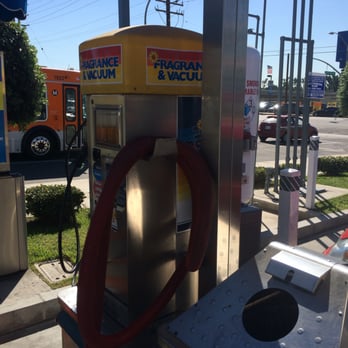 Chevron - Vacuuming - Gas Stations Near Me - Los Angeles, California