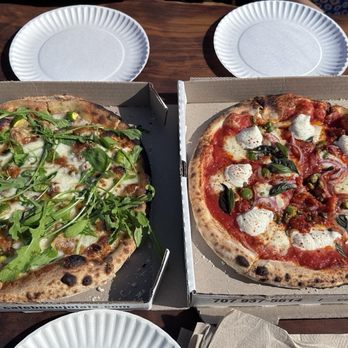 Brickery Pizza - fig and sausage pizzas (forgot the actual names sorry) - Pizza Near Me - Mendocino, California Brickery Pizza - fig and sausage pizzas (forgot the actual names sorry) - Pizza Near Me - Mendocino, California