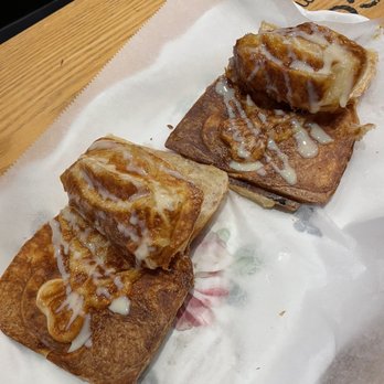 Cocohodo - Croissant taiyaki with ice cream - Desserts Near Me - Flushing, New York