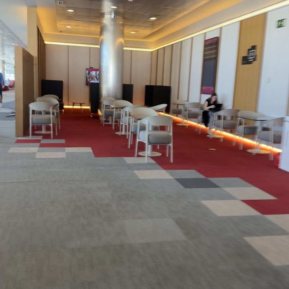 Iberia Sala VIP - Seating area - Airport Lounges Near Me - Madrid, M
