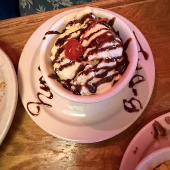 Texas Roadhouse - Birthday Ice cream - Barbeque Near Me - Elk Grove, California