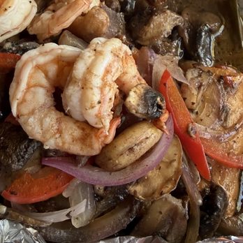 El Barracuda - Filet of mahi, shrimp and veggies - Seafood Near Me - Nuevo Vallarta, NAY El Barracuda - Filet of mahi, shrimp and veggies - Seafood Near Me - Nuevo Vallarta, NAY