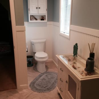 Haake's Custom Contracting and Design - Customers were very happy and satisfied with all aspects of this bathroom remodel.  They called us with additional work. - General Contractors Near Me