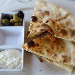 O' Sole Mio - Foccacia mit Aioli und Oliven