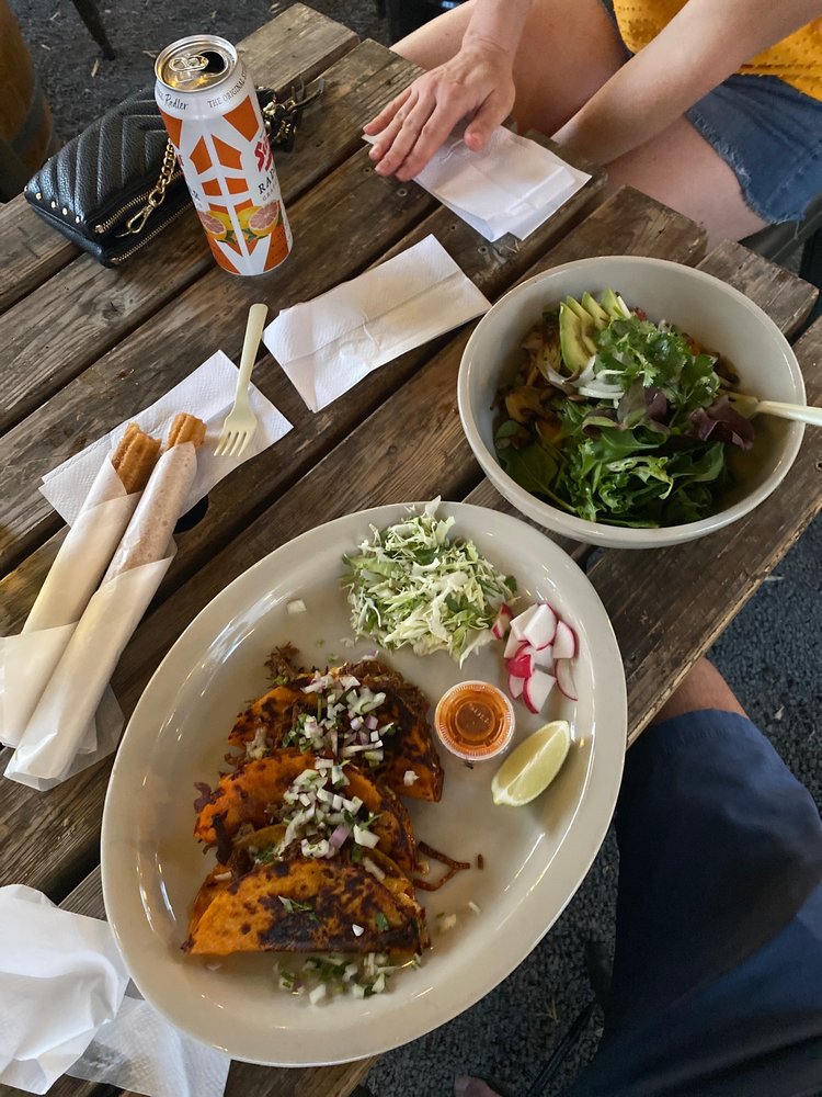 Los Borrachos PDX Logo