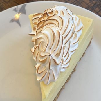 Paddlefish - Key lime pie...my fave. - Seafood Near Me - Orlando, Florida Paddlefish - Key lime pie...my fave. - Seafood Near Me - Orlando, Florida